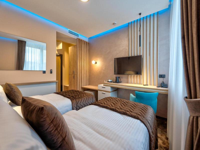 Hotel Aria image
