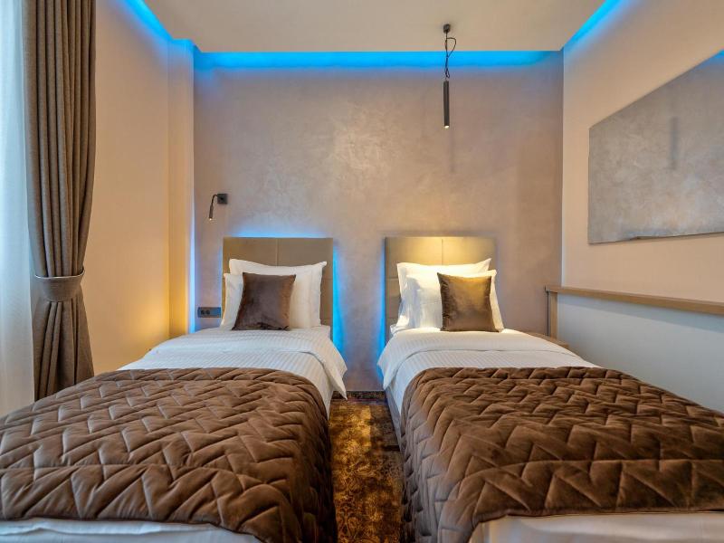 Hotel Aria image