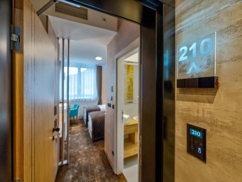 Hotel Aria image