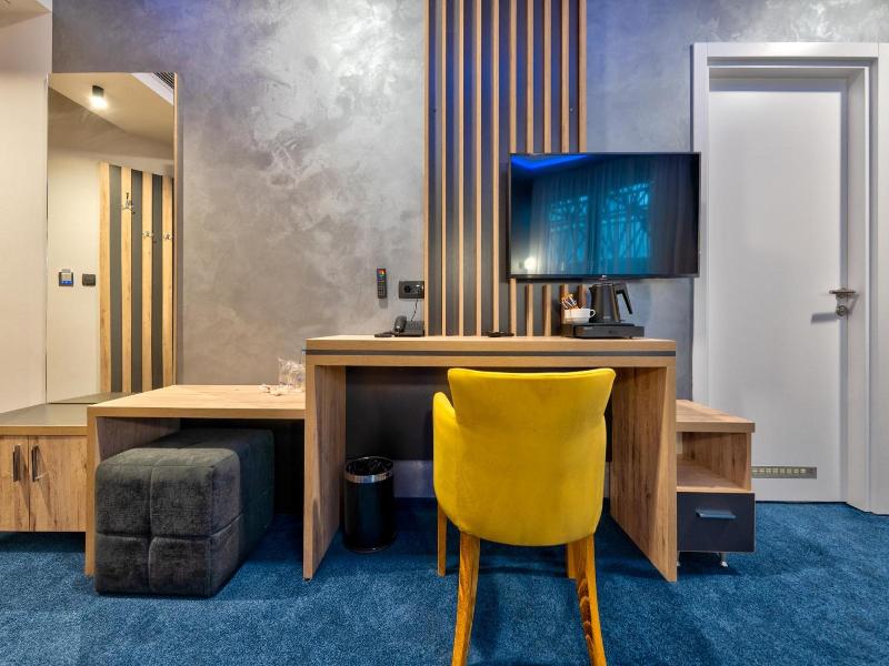Hotel Aria image