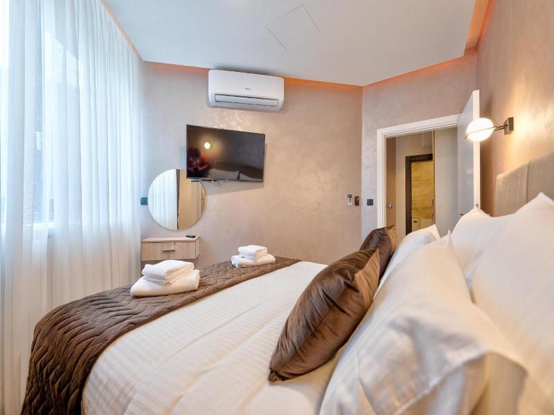 Hotel Aria image
