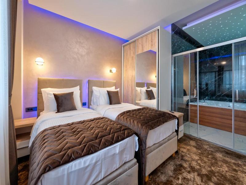 Hotel Aria image