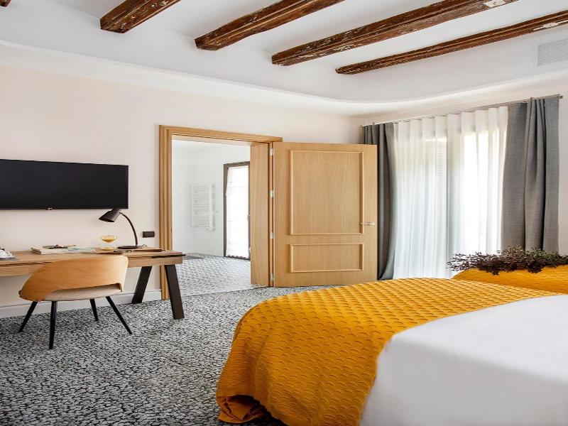 Cal Roure Boutique Hotel image