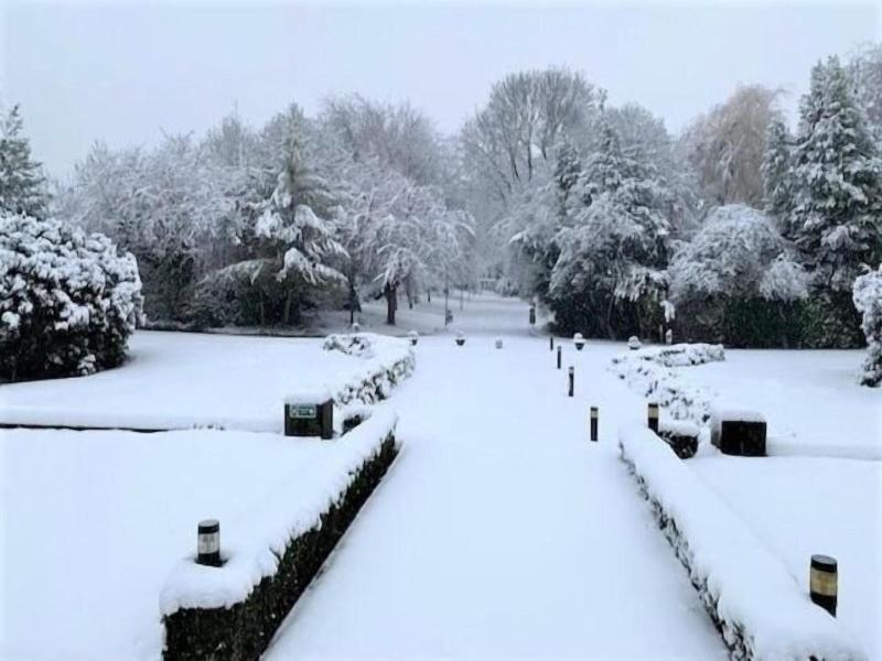 Hinsley Hall image