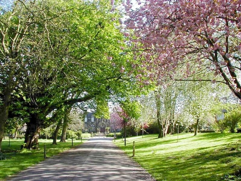 Hinsley Hall image