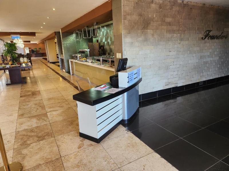 Palm Continental Hotel image