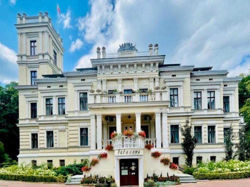 Palac Biedrusko image