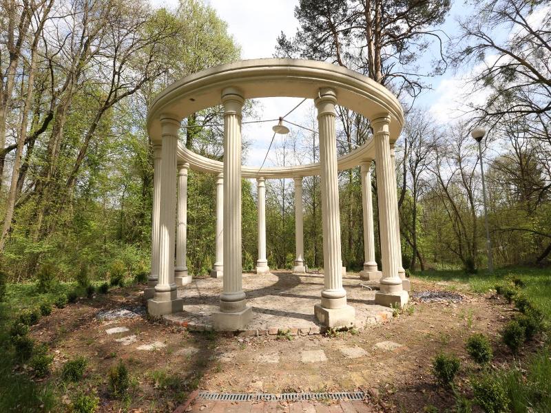Palac Biedrusko image