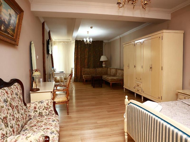 Palac Biedrusko image