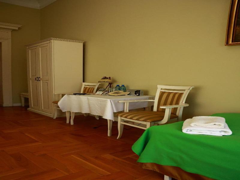 Palac Biedrusko image