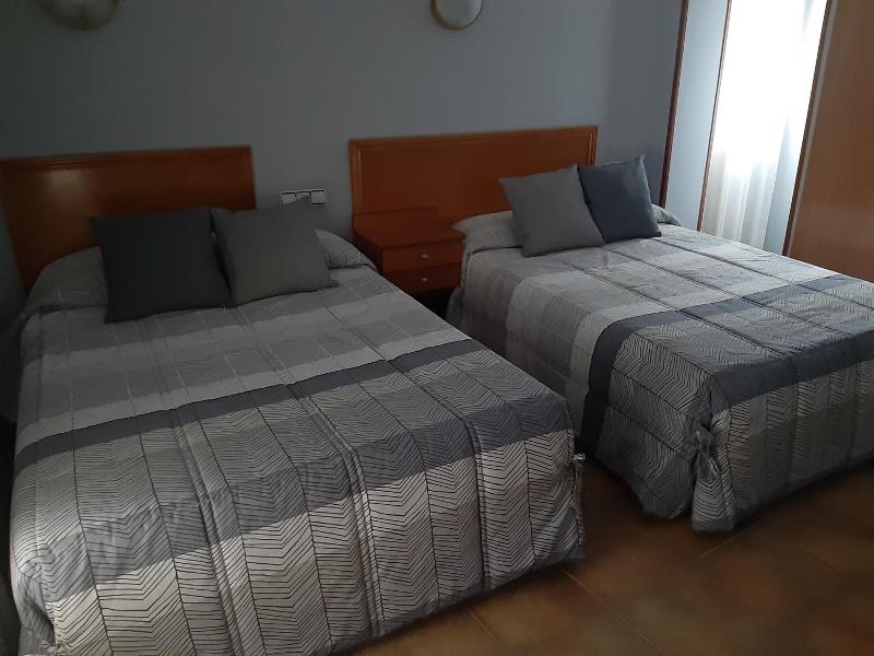 Hotel Los Leones El Mas Cercano A Warner image
