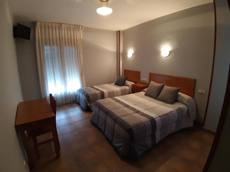 Hotel Los Leones El Mas Cercano A Warner image
