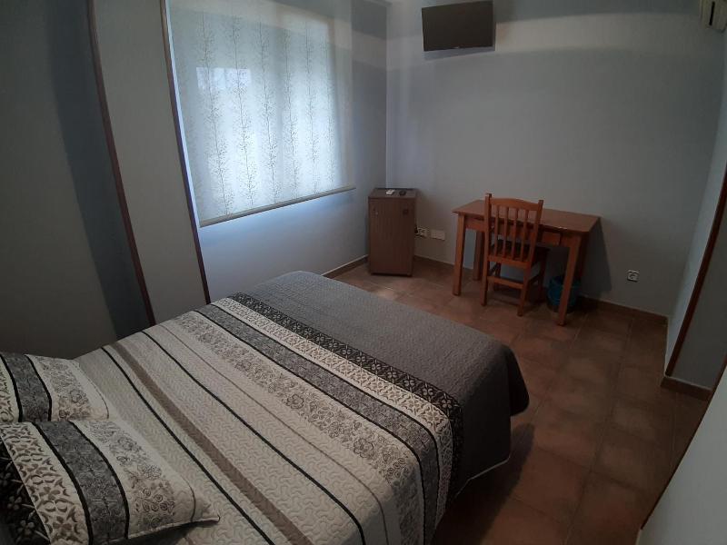 Hotel Los Leones El Mas Cercano A Warner image