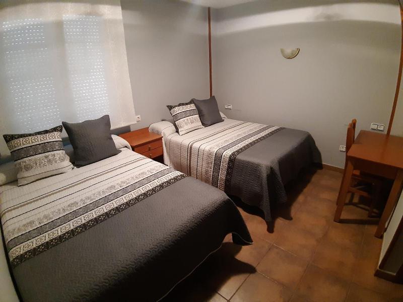 Hotel Los Leones El Mas Cercano A Warner image