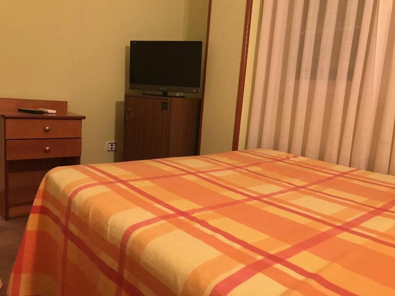 Hotel Los Leones El Mas Cercano A Warner image
