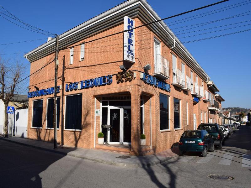 Hotel Los Leones El Mas Cercano A Warner image