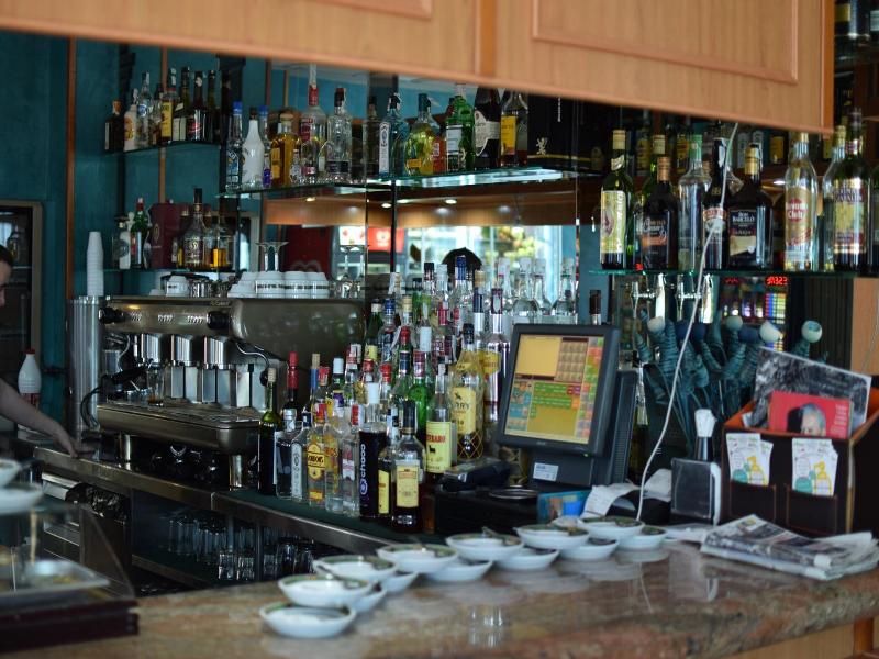 Hotel Los Leones El Mas Cercano A Warner image