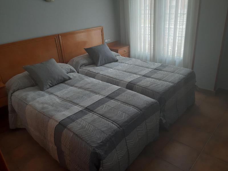 Hotel Los Leones El Mas Cercano A Warner image