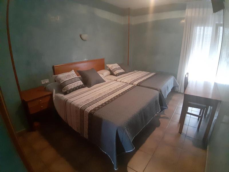 Hotel Los Leones El Mas Cercano A Warner image
