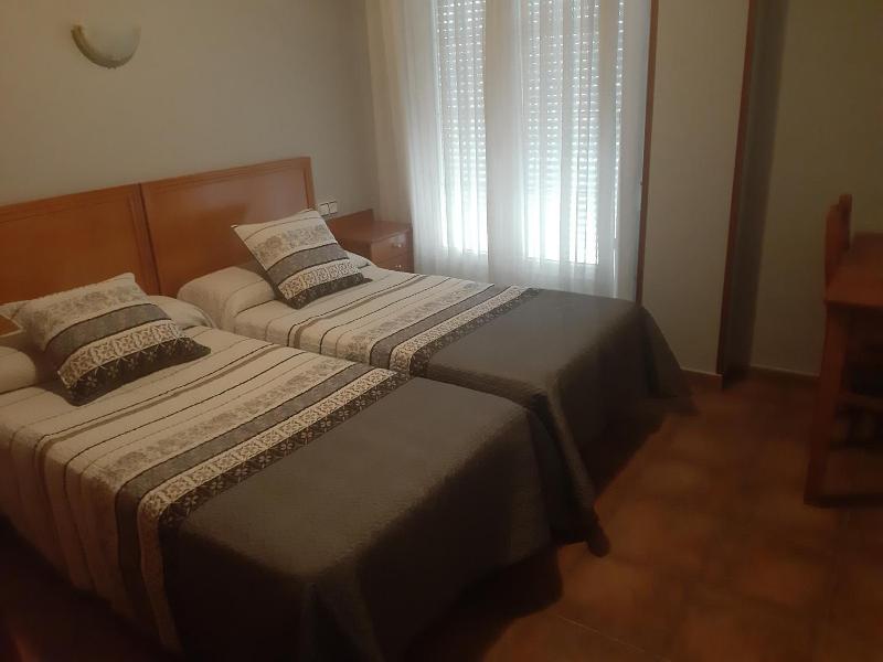 Hotel Los Leones El Mas Cercano A Warner image