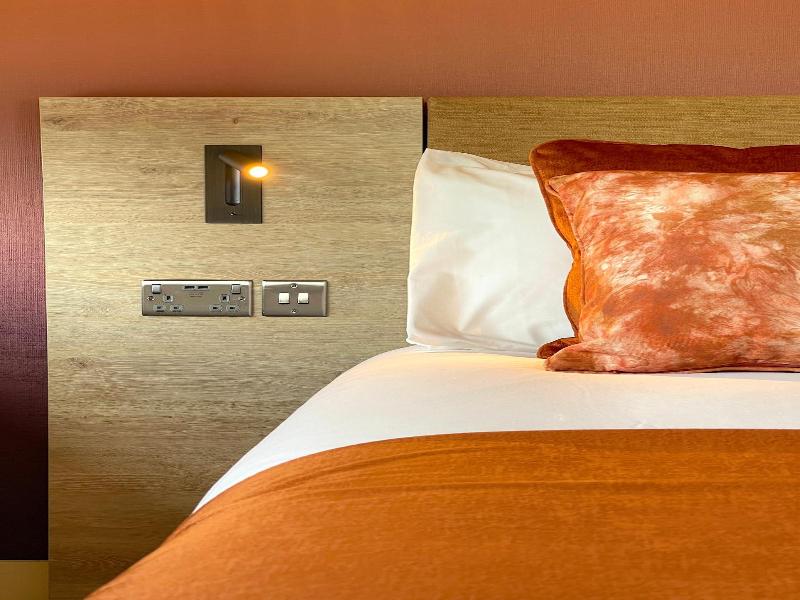 Hex Wildlife Hotel At Yorkshire Wildlife Park image