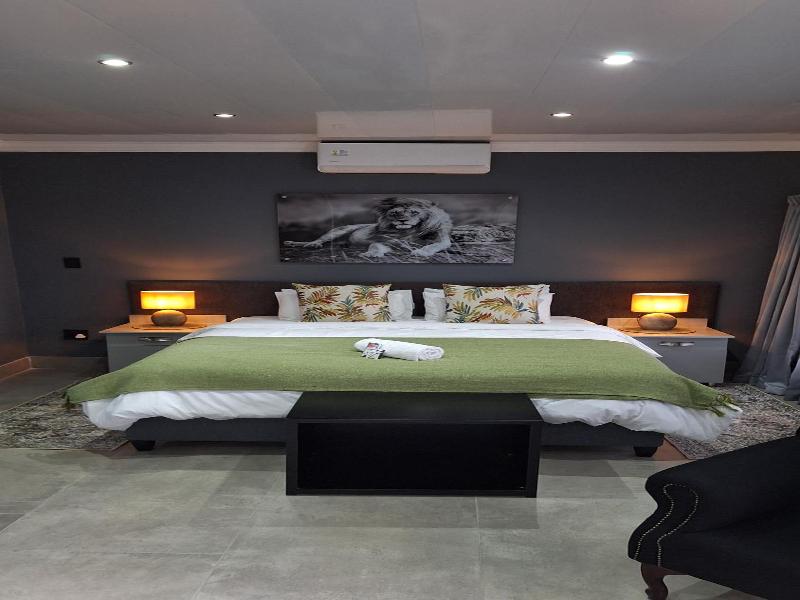 Lion Lodge image