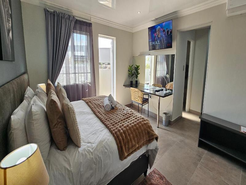 Lion Lodge image