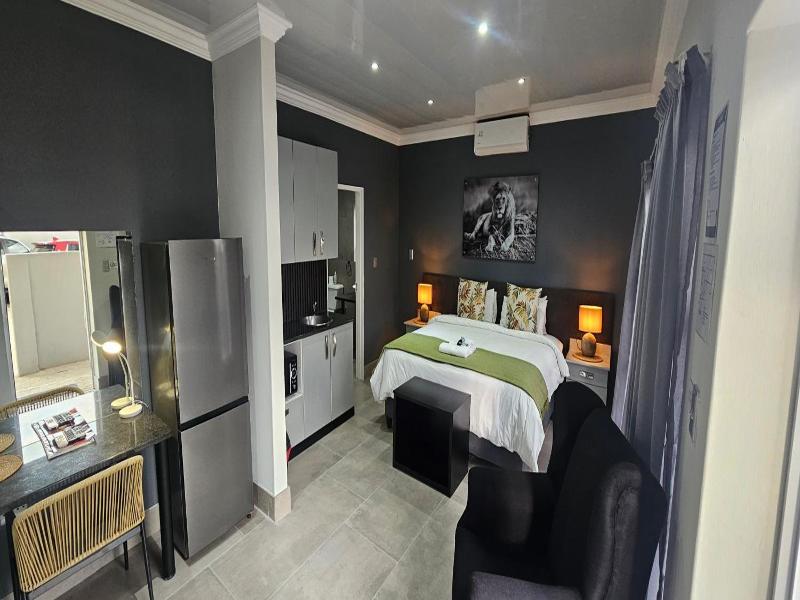 Lion Lodge image
