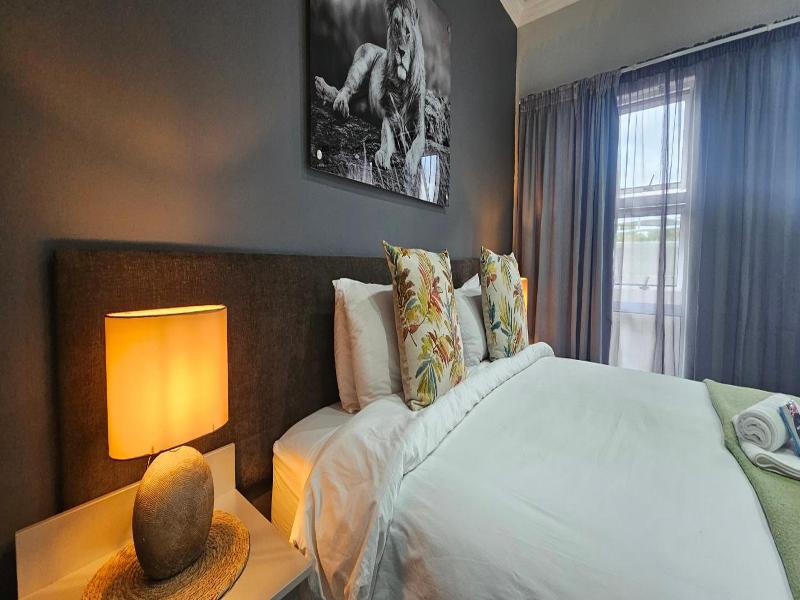 Lion Lodge image