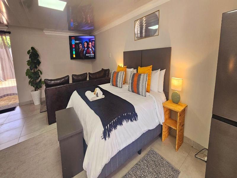 Lion Lodge image