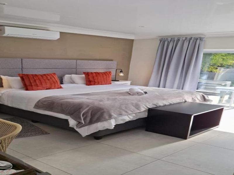Lion Lodge image