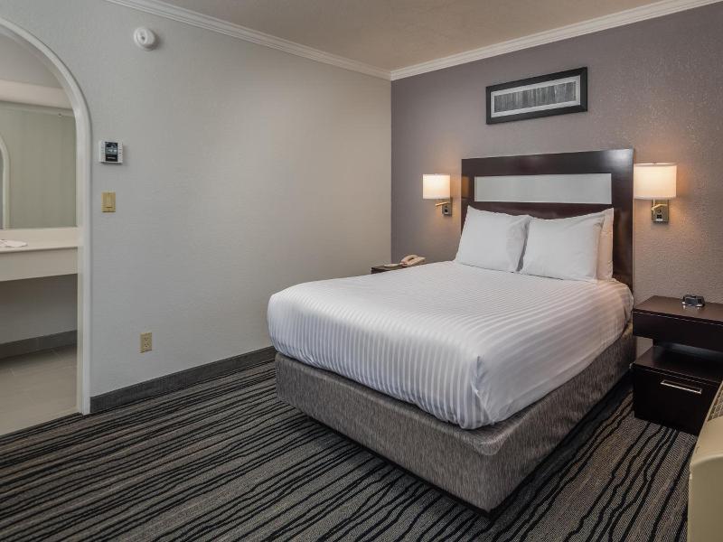 Redwood Creek Inn image