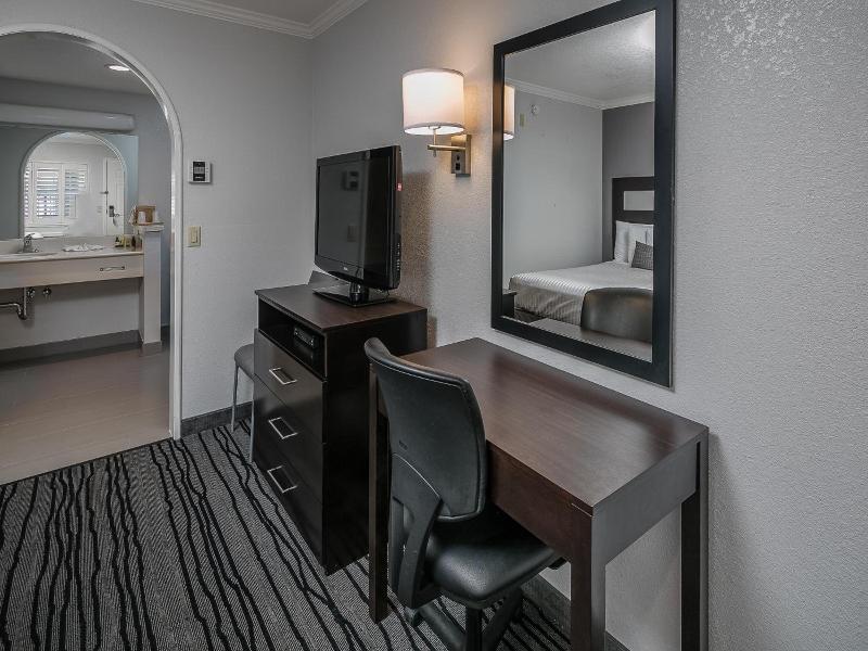 Redwood Creek Inn image