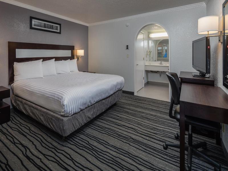 Redwood Creek Inn image