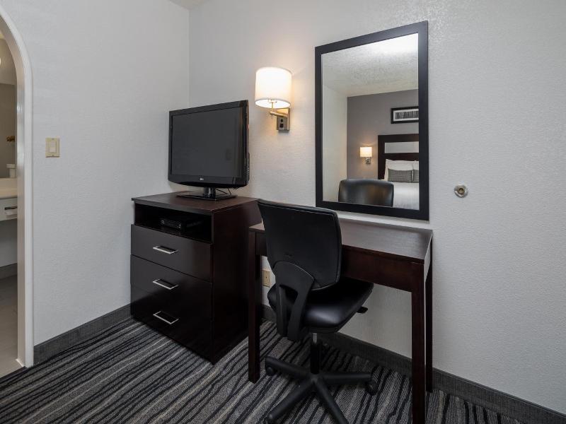 Redwood Creek Inn image