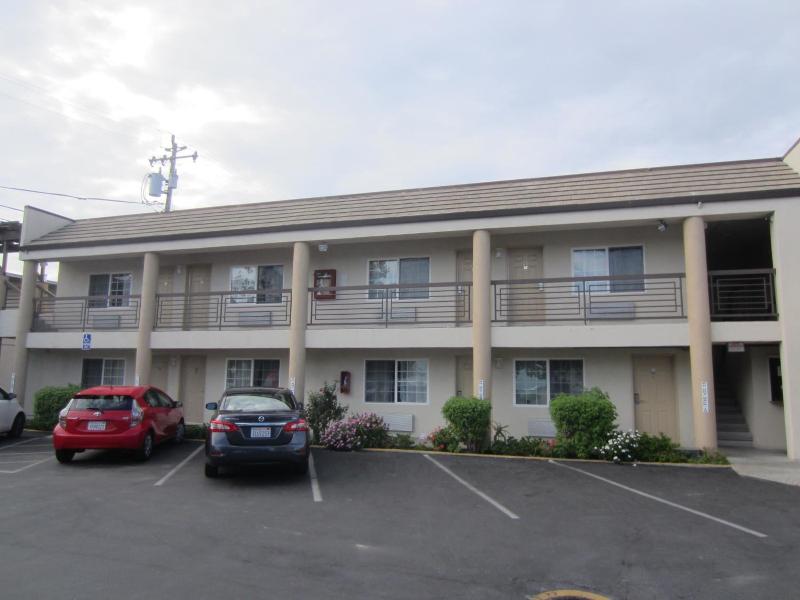 Redwood Creek Inn image
