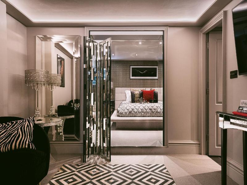 Square Townhouse image