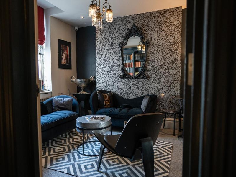 Square Townhouse image