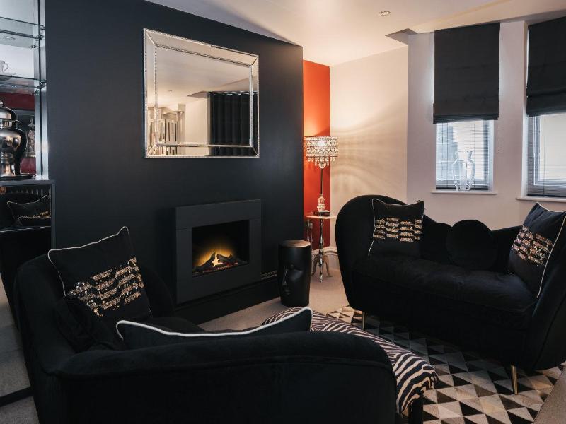Square Townhouse image