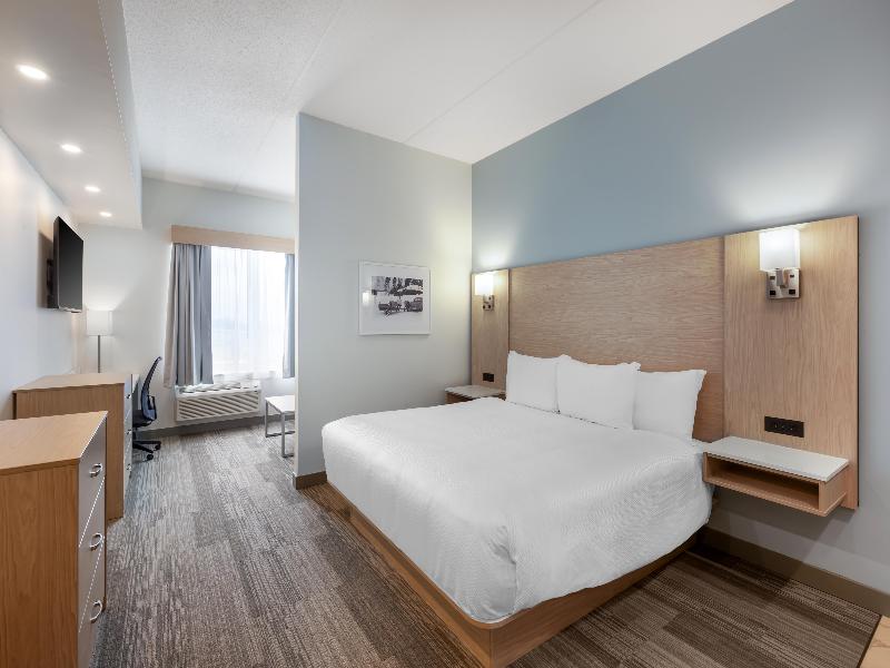 Best Western Plus Kawartha Lakes Hotel & Suites image