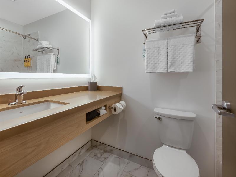Best Western Plus Kawartha Lakes Hotel & Suites image