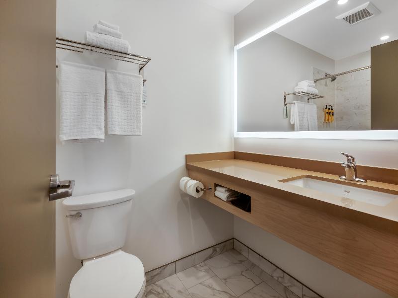 Best Western Plus Kawartha Lakes Hotel & Suites image