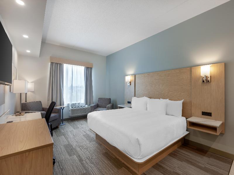 Best Western Plus Kawartha Lakes Hotel & Suites image