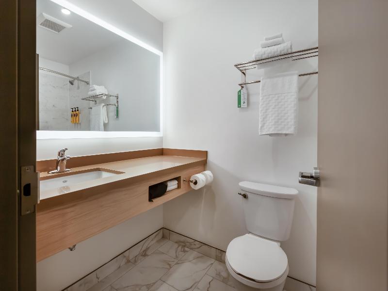 Best Western Plus Kawartha Lakes Hotel & Suites image