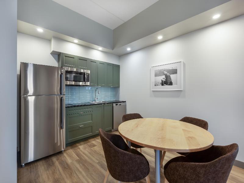 Best Western Plus Kawartha Lakes Hotel & Suites image