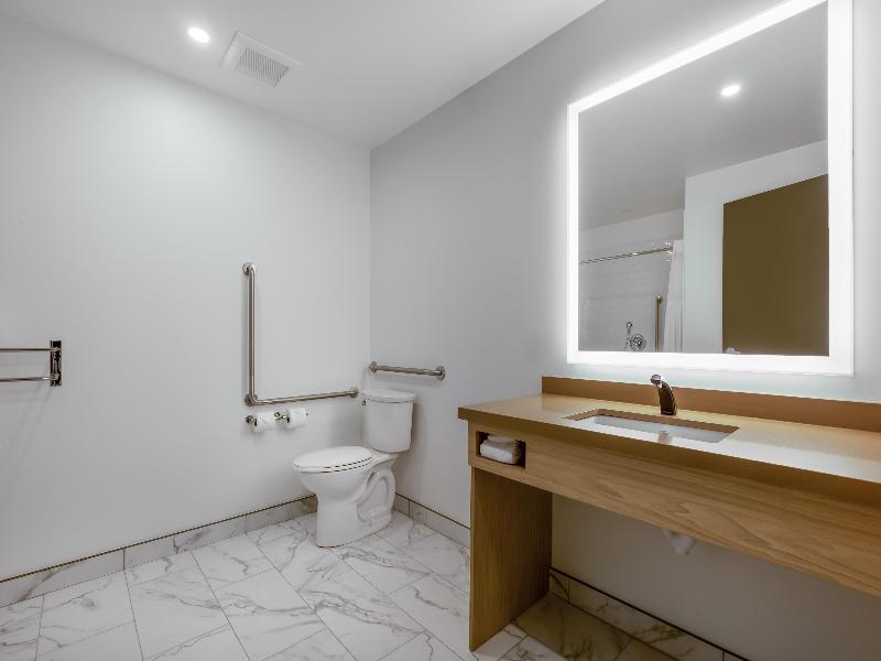 Best Western Plus Kawartha Lakes Hotel & Suites image