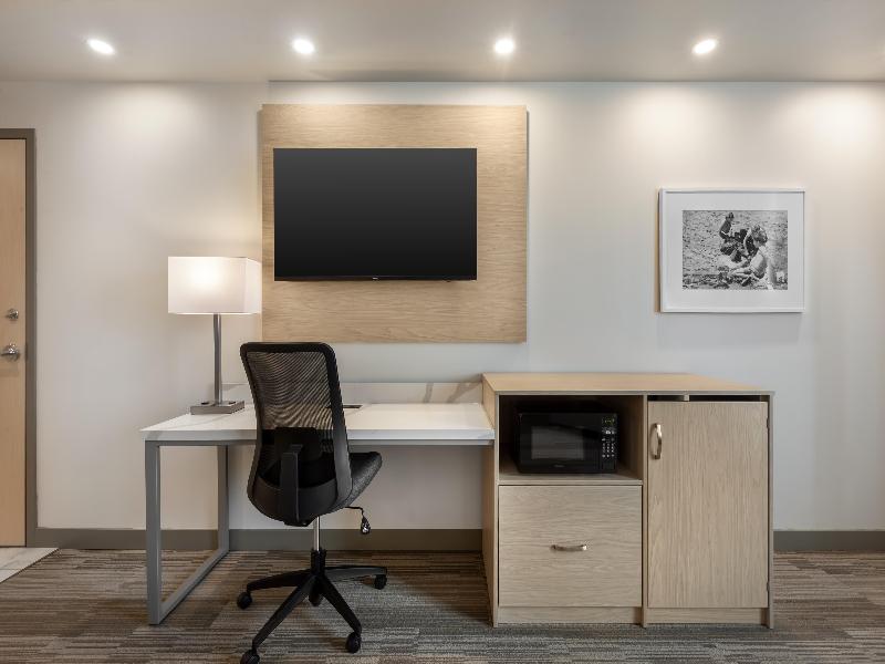 Best Western Plus Kawartha Lakes Hotel & Suites image