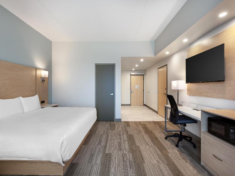 Best Western Plus Kawartha Lakes Hotel & Suites image