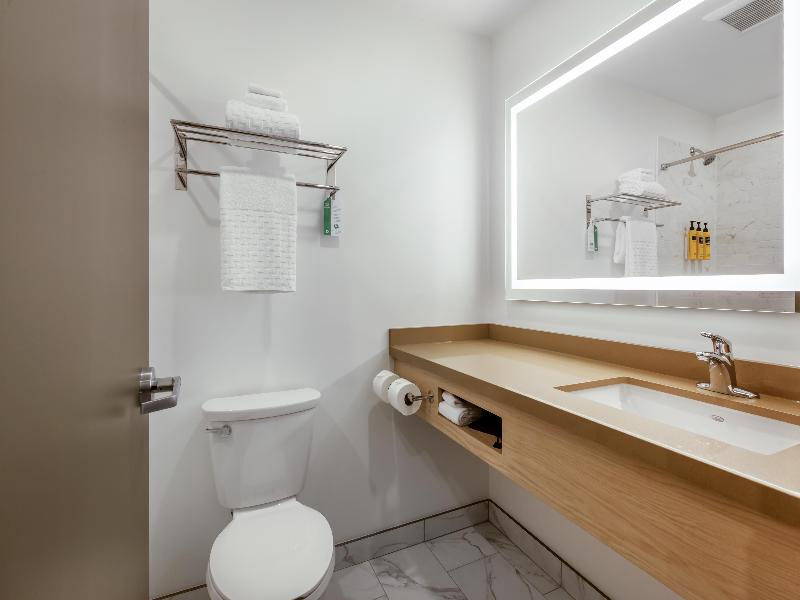 Best Western Plus Kawartha Lakes Hotel & Suites image