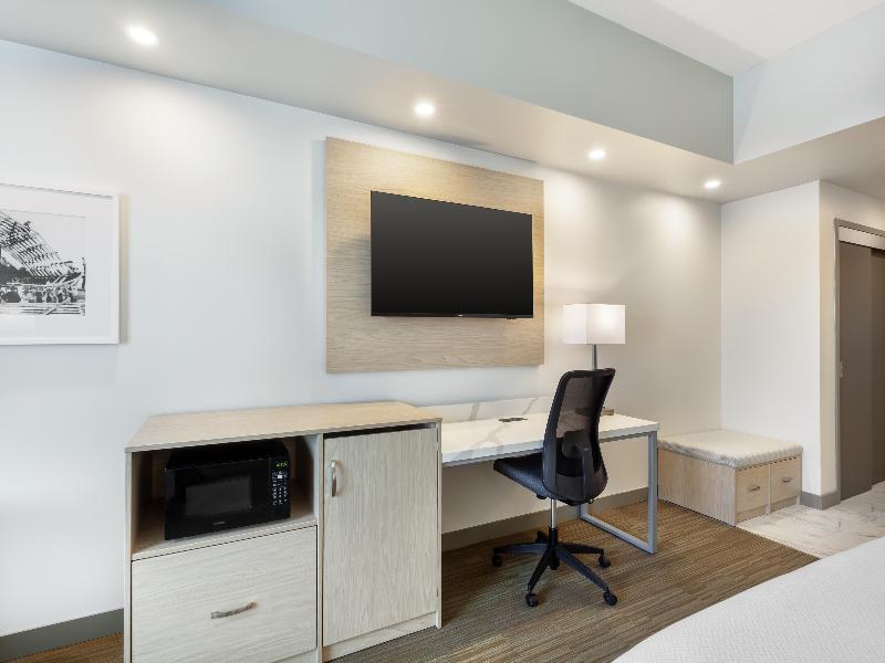 Best Western Plus Kawartha Lakes Hotel & Suites image